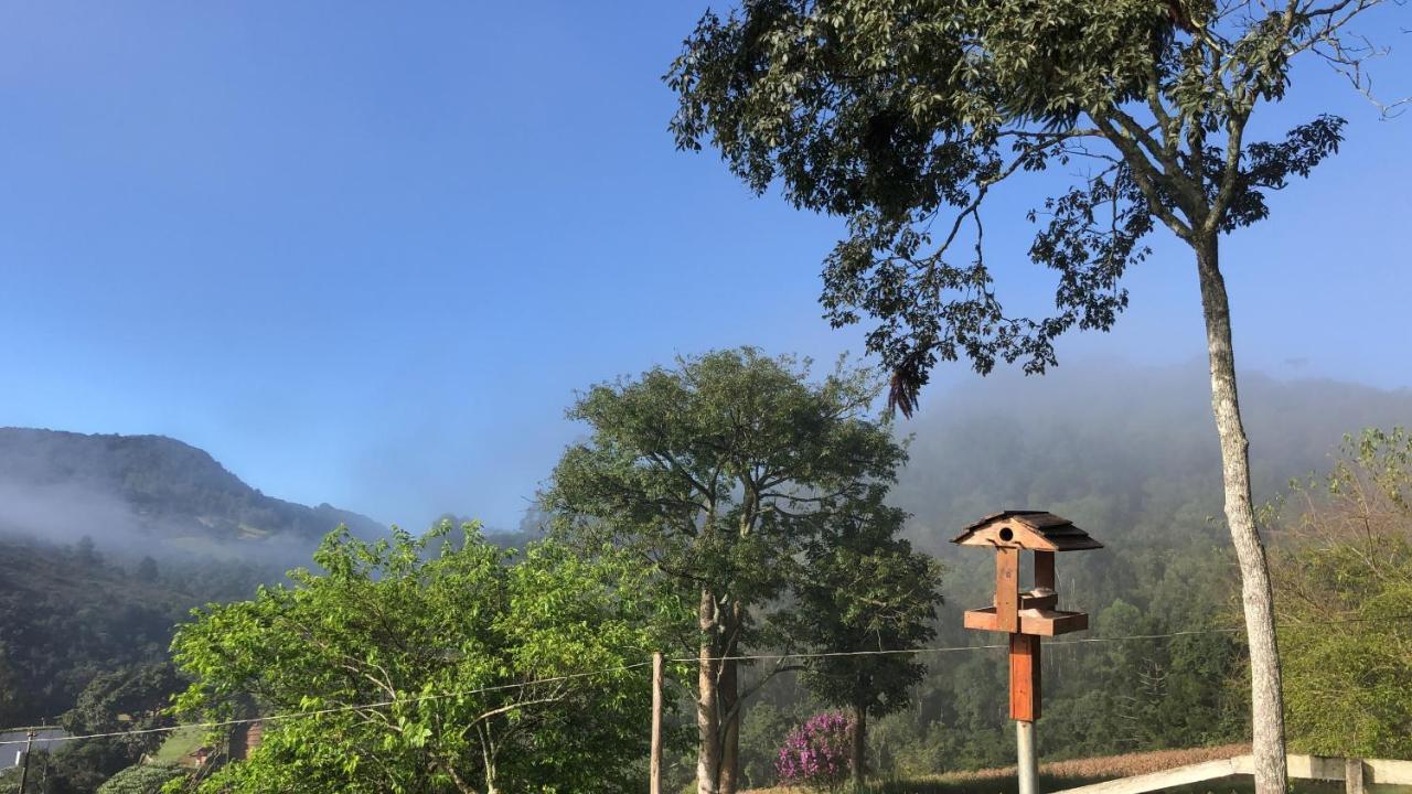 Pousada Pedra Da Mata Chales Na Montanha Munhoz Eksteriør billede
