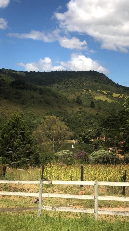 Pousada Pedra Da Mata Chales Na Montanha Munhoz Eksteriør billede